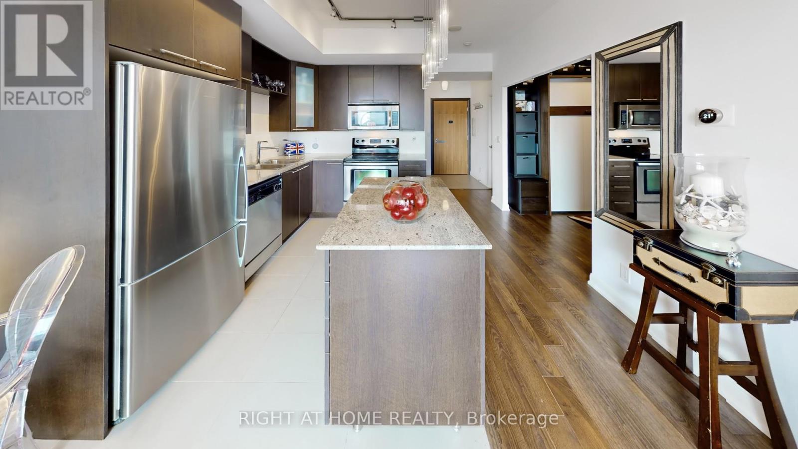 2604 - 500 Sherbourne Street, Toronto, Ontario  M4X 1L1 - Photo 11 - C12903852