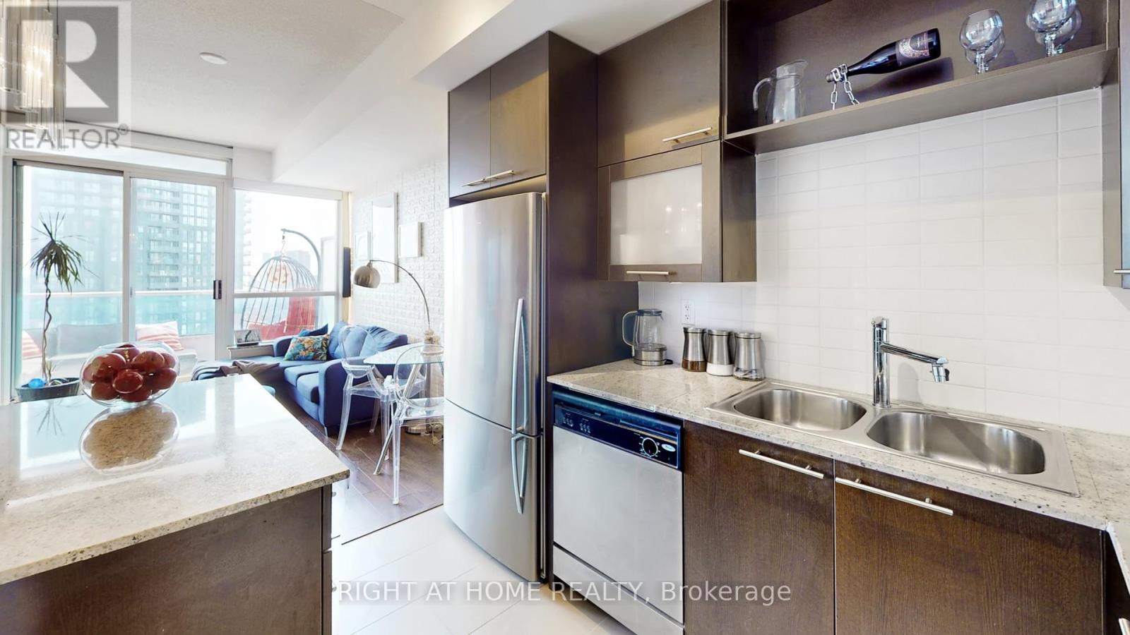 2604 - 500 Sherbourne Street, Toronto, Ontario  M4X 1L1 - Photo 14 - C12903852