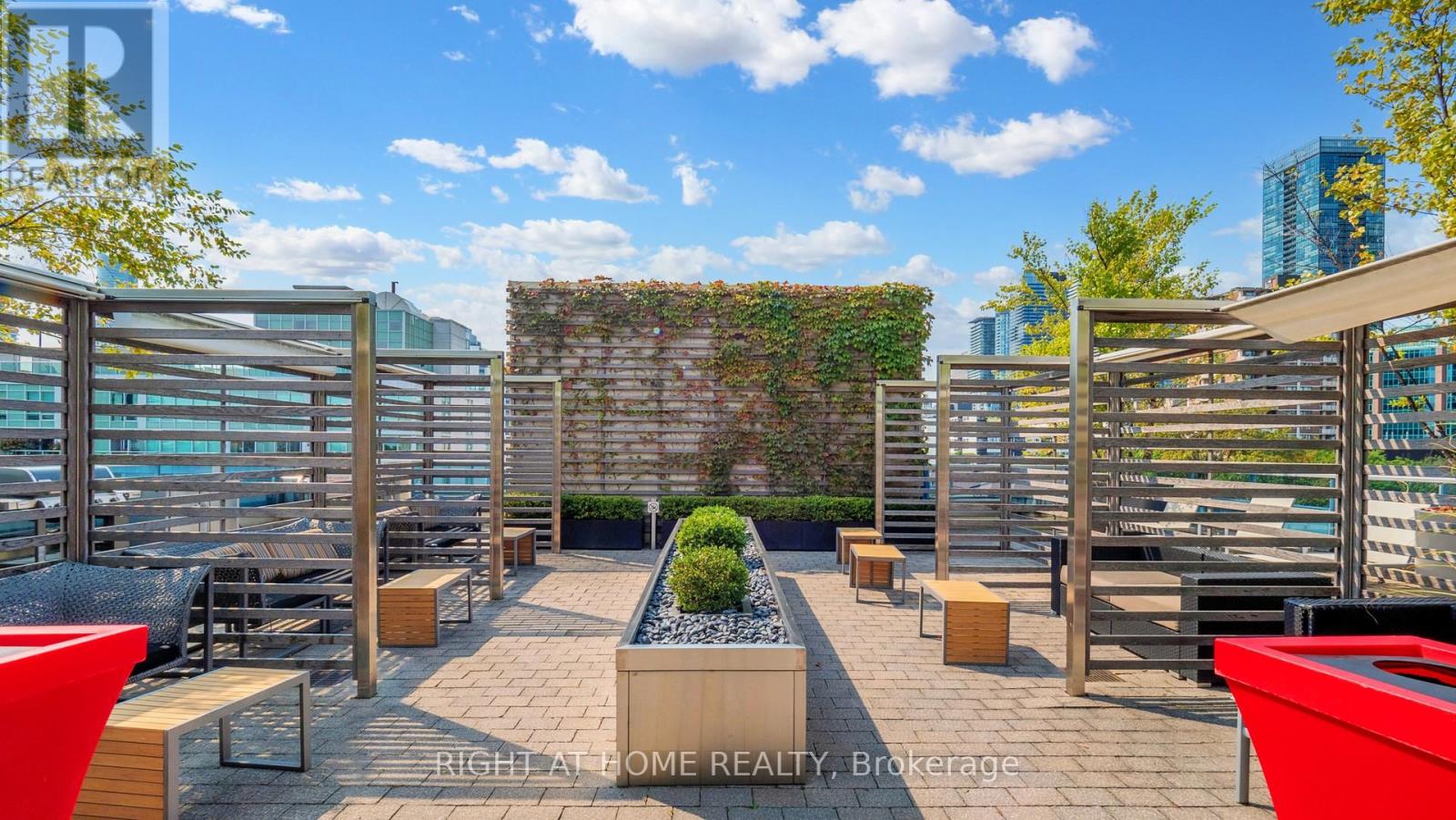 2604 - 500 Sherbourne Street, Toronto, Ontario  M4X 1L1 - Photo 31 - C12903852