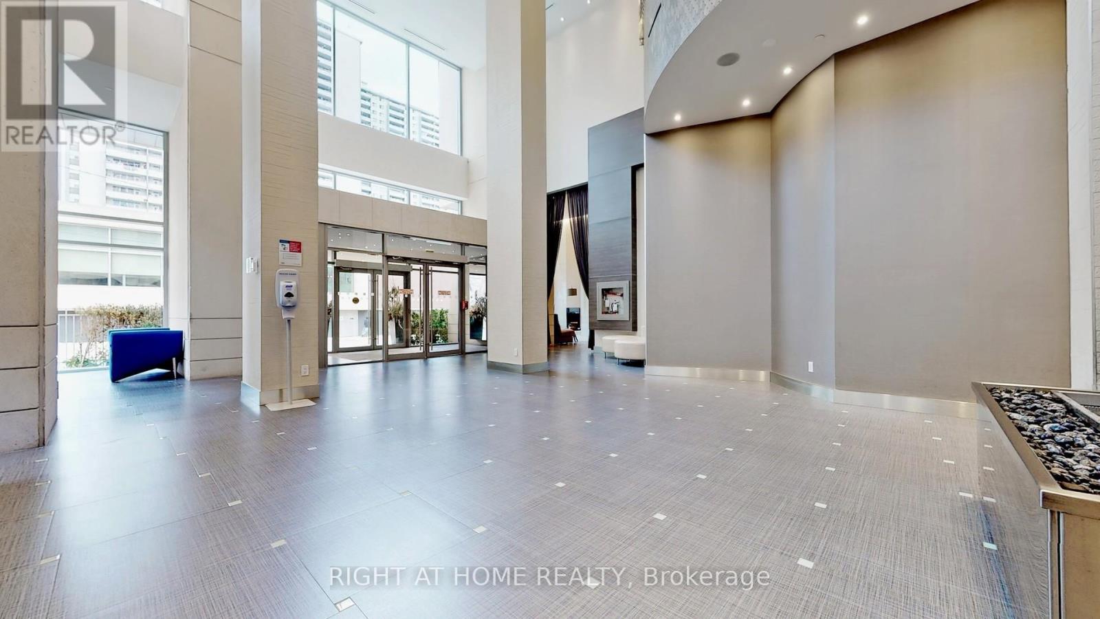 2604 - 500 Sherbourne Street, Toronto, Ontario  M4X 1L1 - Photo 6 - C12903852