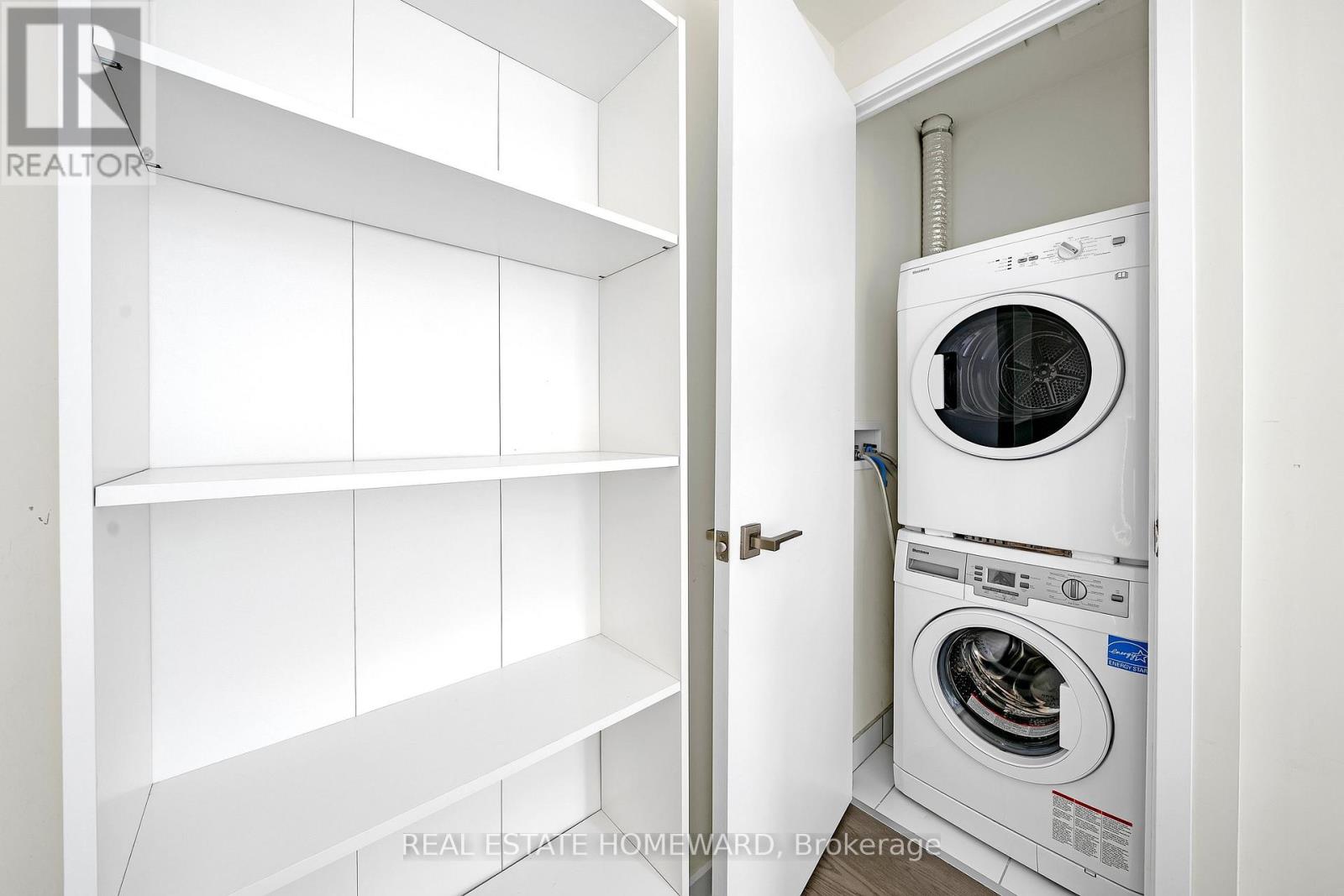 1607 - 17 Dundonald Street, Toronto, Ontario M4Y 1K3 - Photo 16 - C12903896