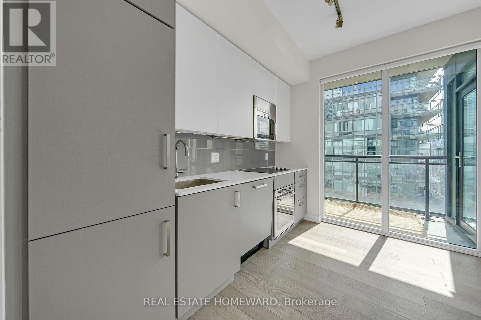 1607 - 17 Dundonald Street, Toronto, Ontario M4Y 1K3 - Photo 4 - C12903896