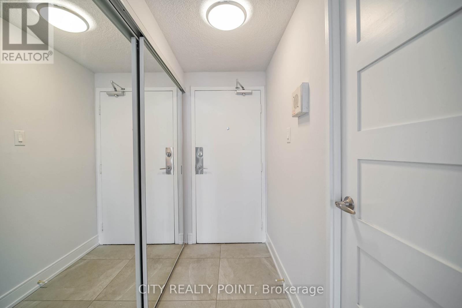 1409 - 33 Isabella Street, Toronto, Ontario  M4Y 2P7 - Photo 2 - C12904042