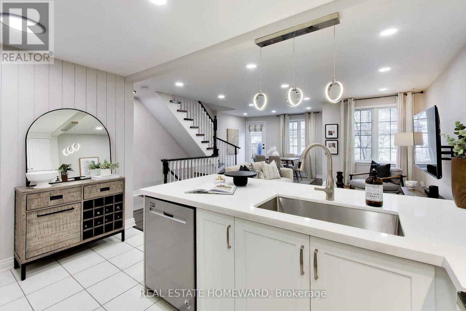 B16 - 108 Finch Avenue W, Toronto, Ontario  M2N 6W6 - Photo 9 - C12904056