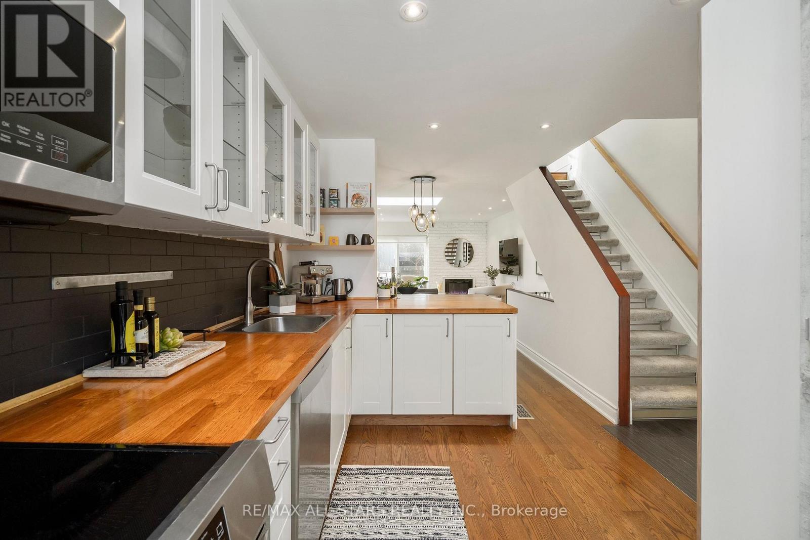 3 - 83 Pape Avenue, Toronto, Ontario  M4M 2V5 - Photo 13 - E12903892