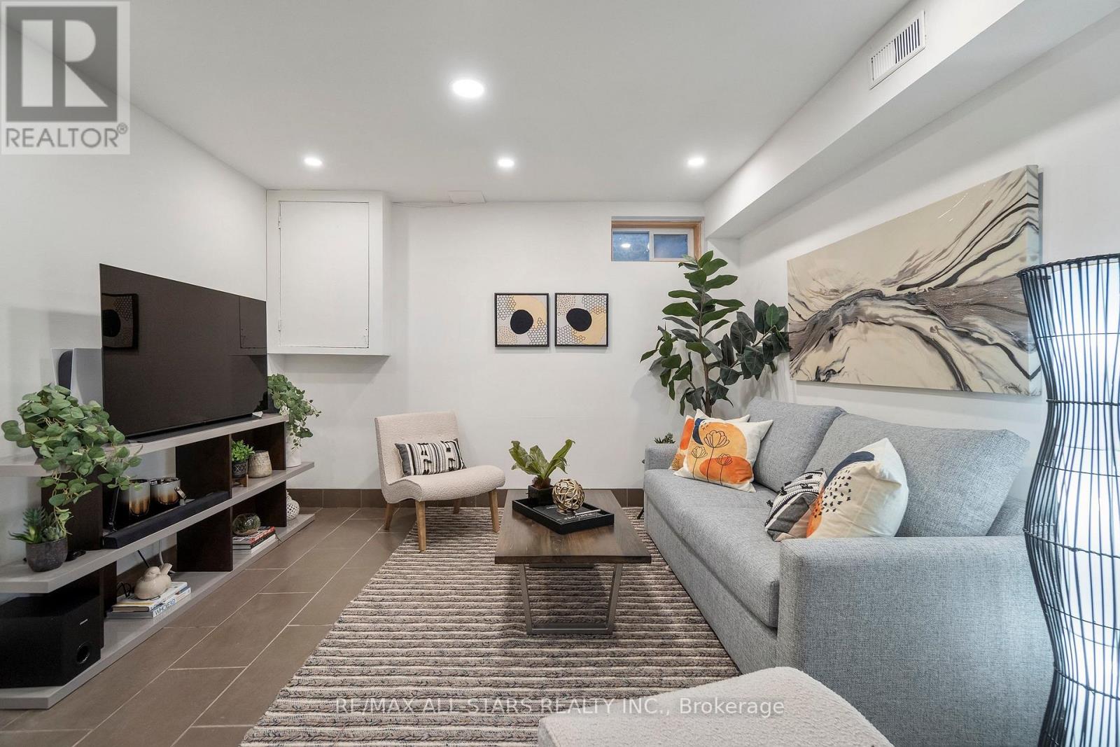 3 - 83 Pape Avenue, Toronto, Ontario  M4M 2V5 - Photo 30 - E12903892