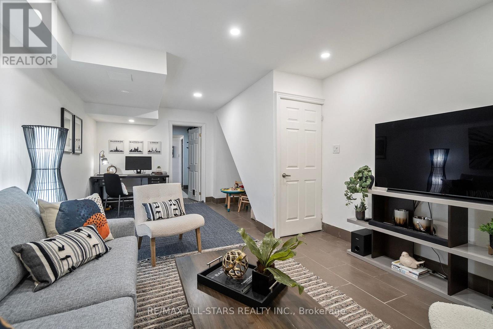 3 - 83 Pape Avenue, Toronto, Ontario  M4M 2V5 - Photo 34 - E12903892