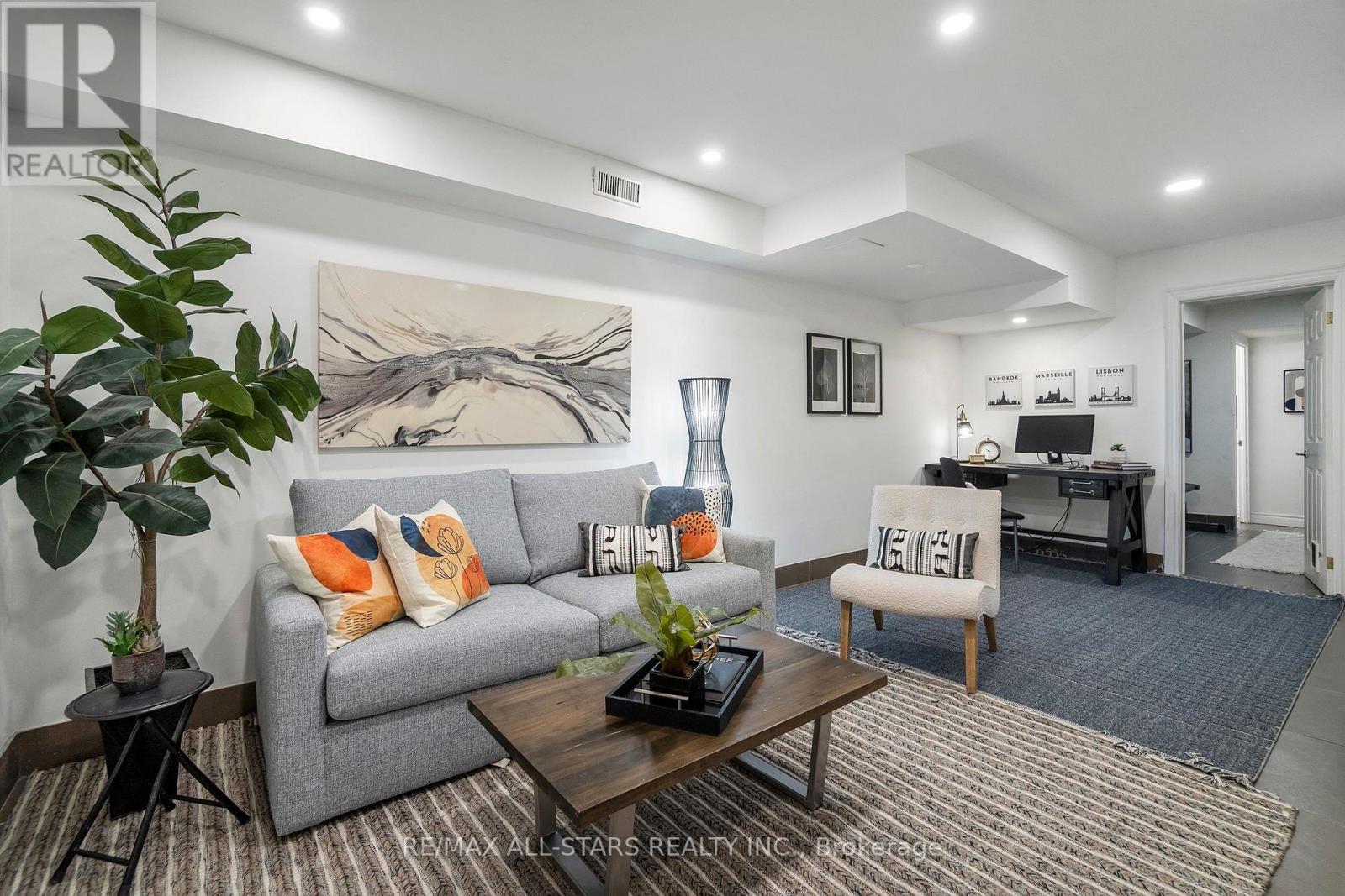 3 - 83 Pape Avenue, Toronto, Ontario  M4M 2V5 - Photo 35 - E12903892