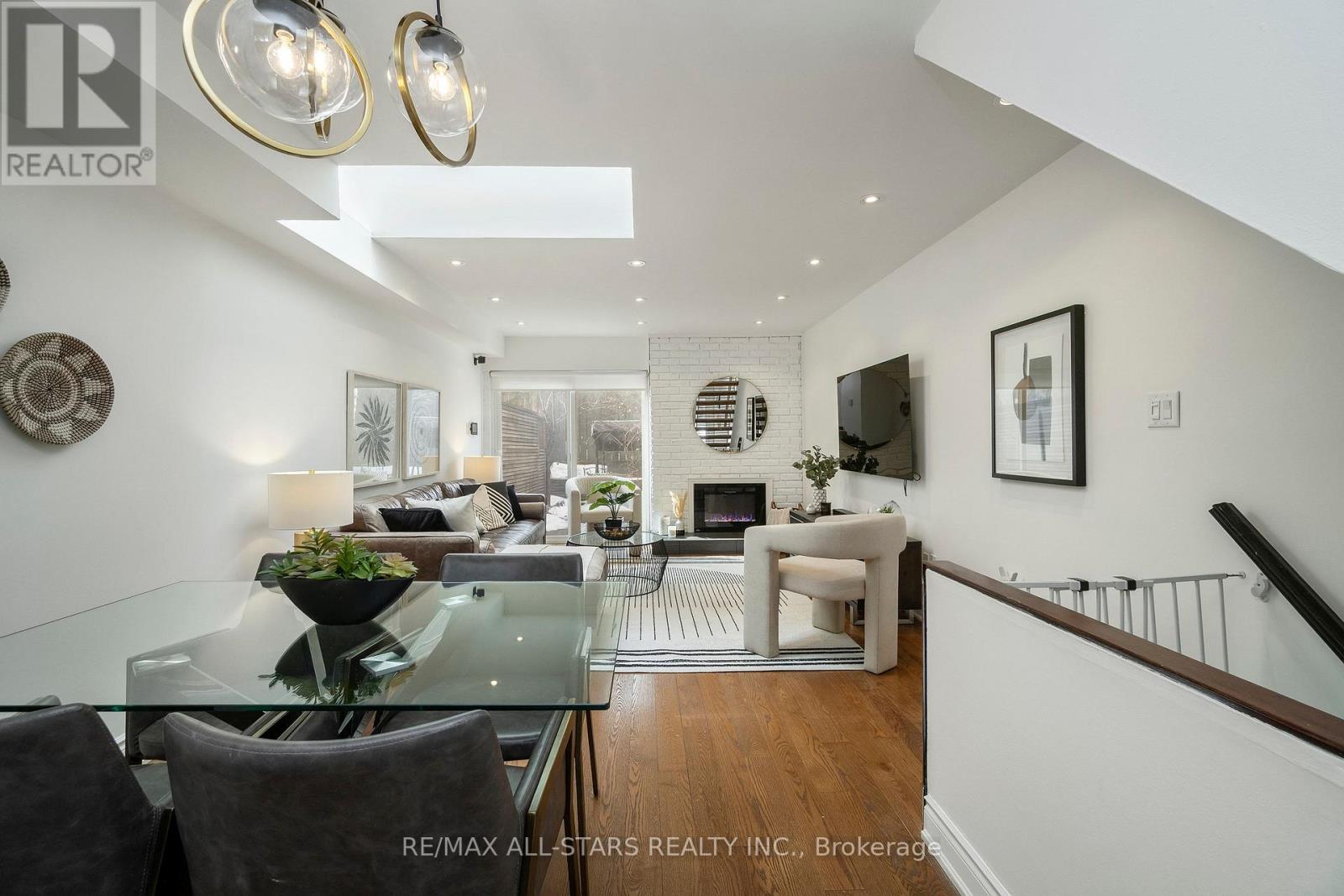 3 - 83 Pape Avenue, Toronto, Ontario  M4M 2V5 - Photo 8 - E12903892