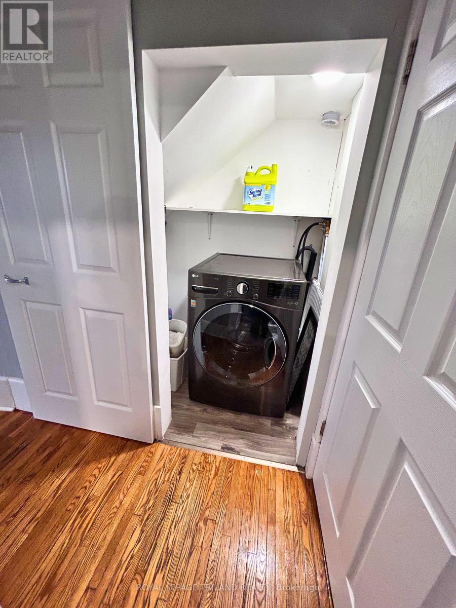 Unit 2 - 181 Ridout Street S, London South, Ontario  N6C 3X8 - Photo 13 - X12601354