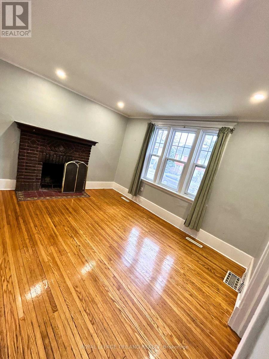 Unit 2 - 181 Ridout Street S, London South, Ontario  N6C 3X8 - Photo 3 - X12601354