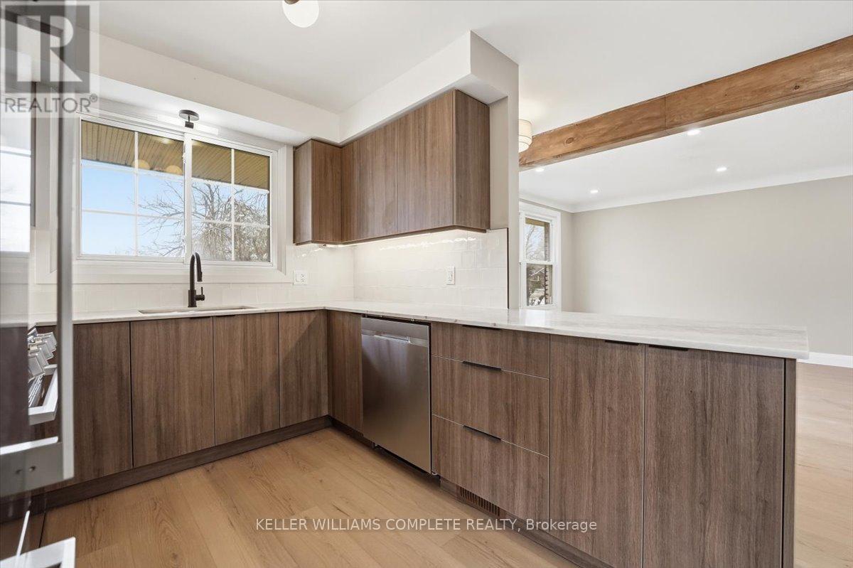 8165 Paddock Trail Drive, Niagara Falls, Ontario  L2H 1W9 - Photo 11 - X12898626