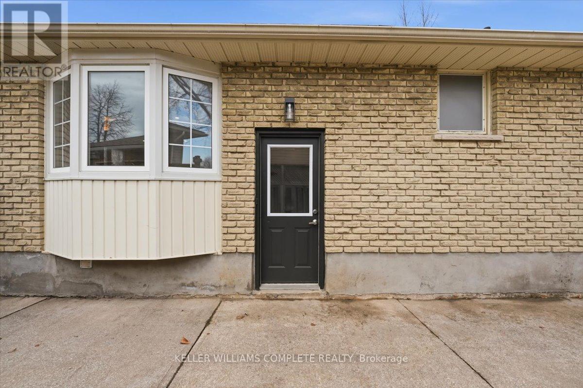 8165 Paddock Trail Drive, Niagara Falls, Ontario  L2H 1W9 - Photo 19 - X12898626