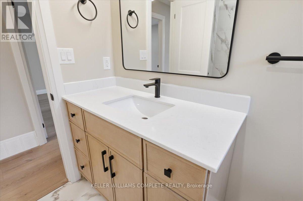 8165 Paddock Trail Drive, Niagara Falls, Ontario  L2H 1W9 - Photo 24 - X12898626