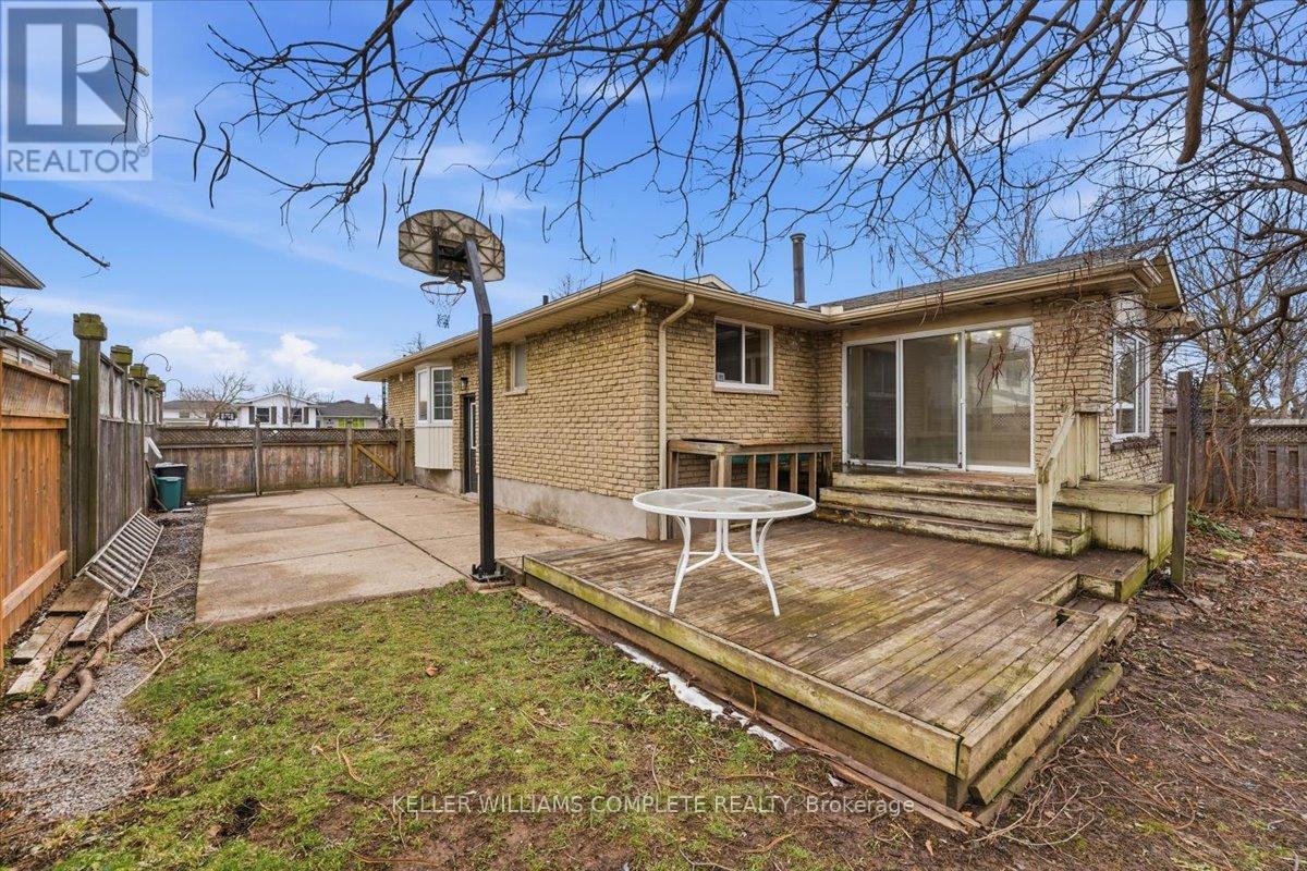 8165 Paddock Trail Drive, Niagara Falls, Ontario  L2H 1W9 - Photo 39 - X12898626