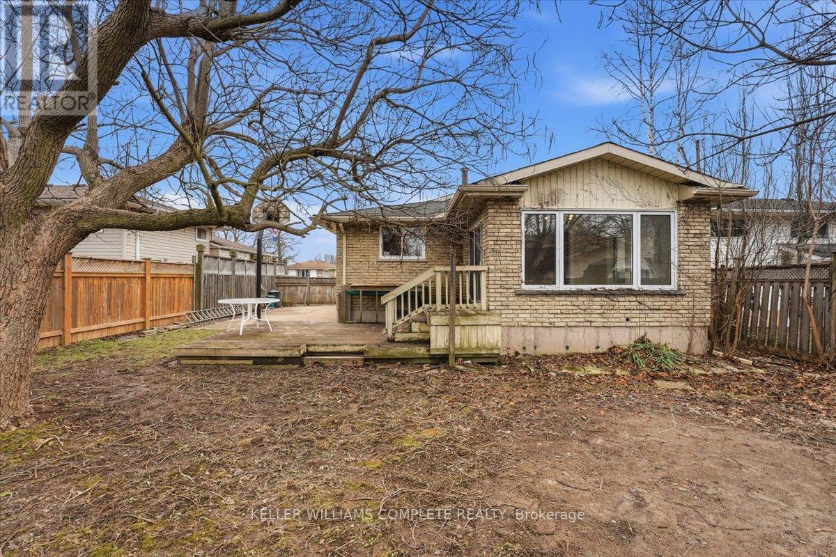 8165 Paddock Trail Drive, Niagara Falls, Ontario  L2H 1W9 - Photo 36 - X12898626