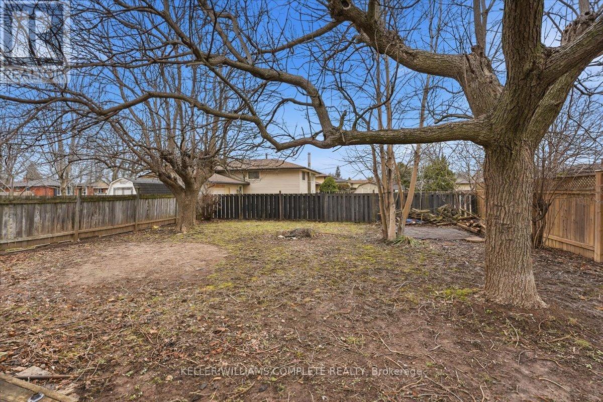 8165 Paddock Trail Drive, Niagara Falls, Ontario  L2H 1W9 - Photo 40 - X12898626