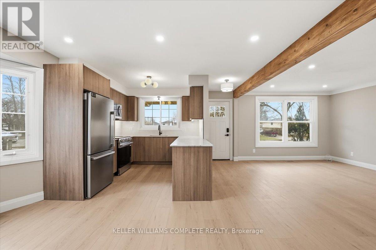 8165 Paddock Trail Drive, Niagara Falls, Ontario  L2H 1W9 - Photo 7 - X12898626