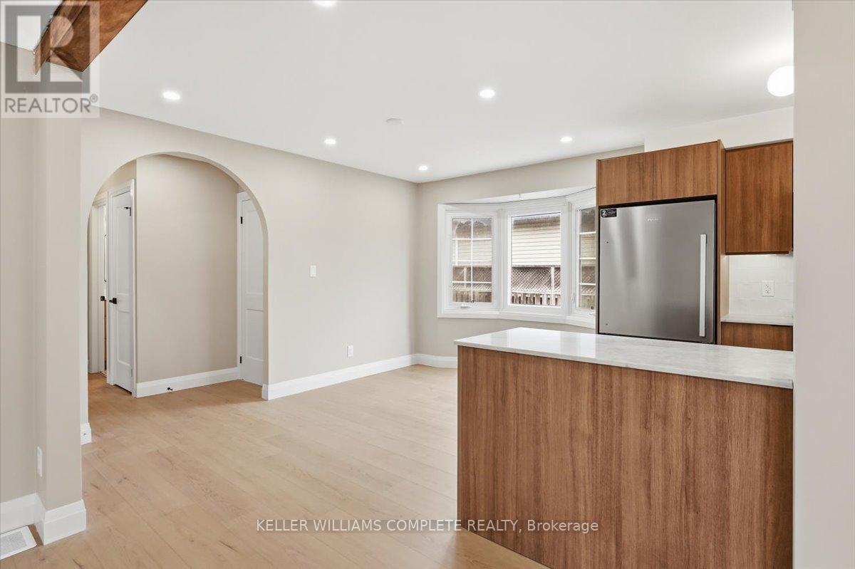 8165 Paddock Trail Drive, Niagara Falls, Ontario  L2H 1W9 - Photo 8 - X12898626