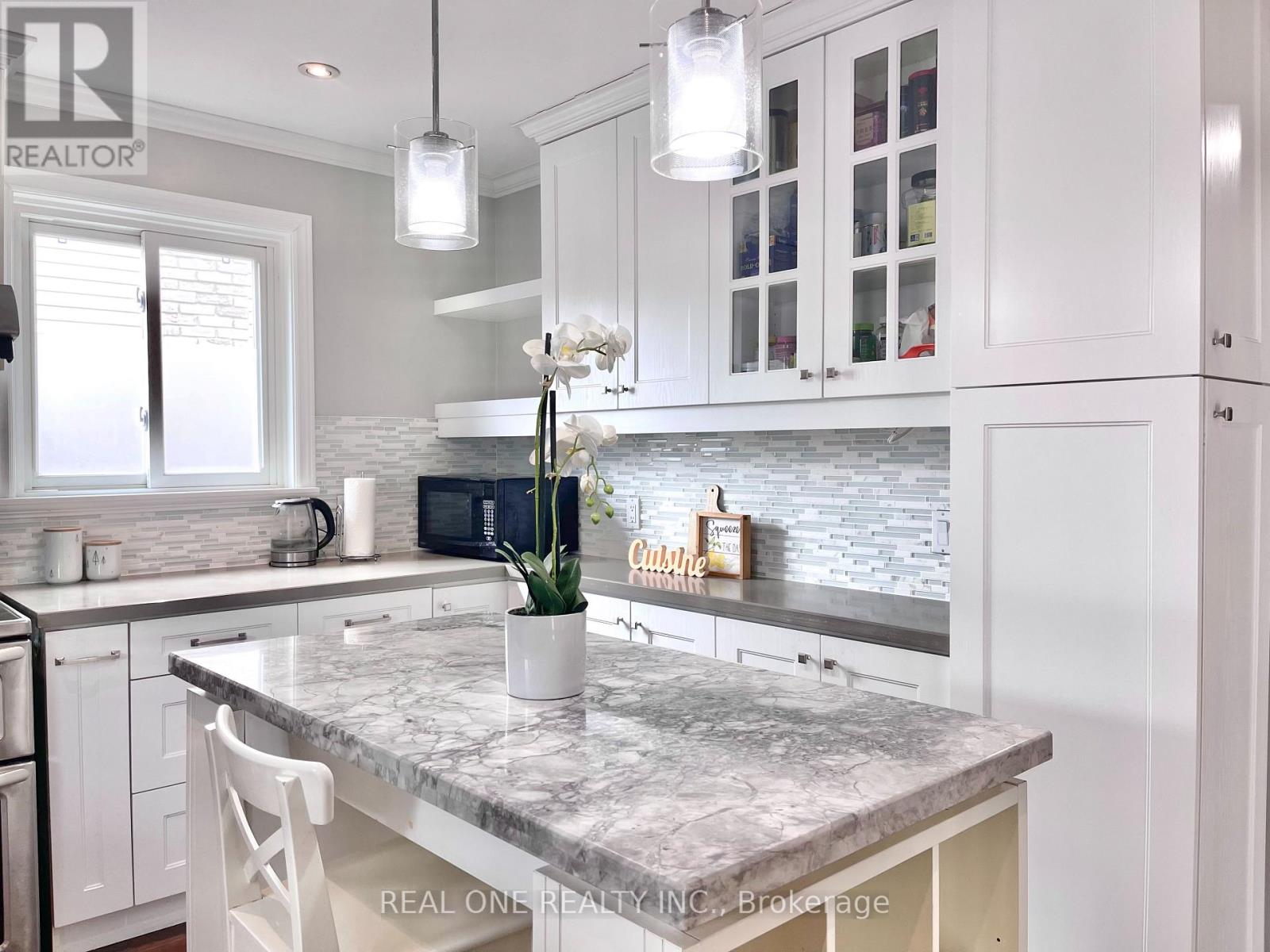 9 Breckonwood Crescent, Markham, Ontario  L3T 5G8 - Photo 13 - N12903890