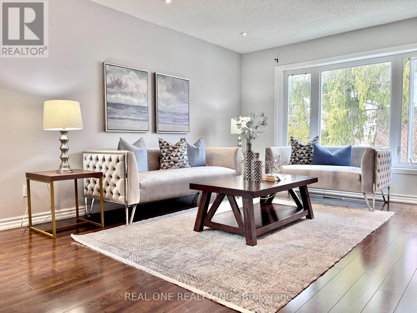 9 Breckonwood Crescent, Markham, Ontario  L3T 5G8 - Photo 5 - N12903890