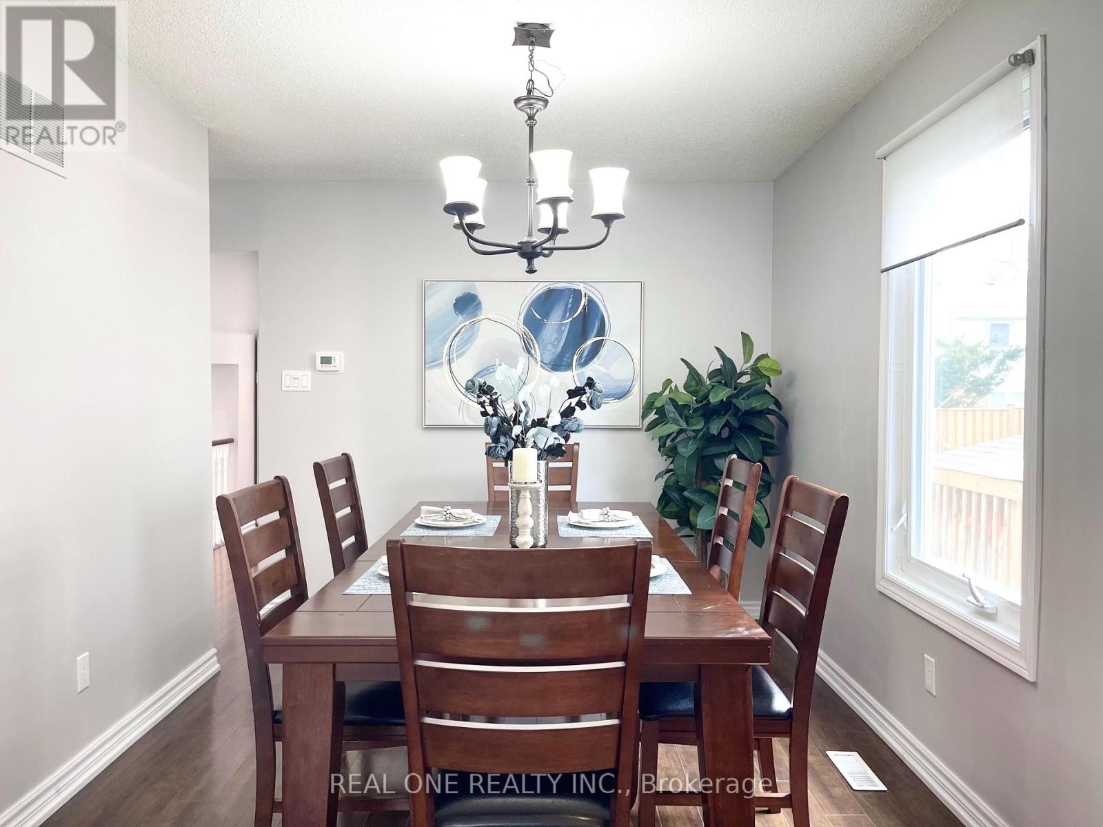 9 Breckonwood Crescent, Markham, Ontario  L3T 5G8 - Photo 9 - N12903890