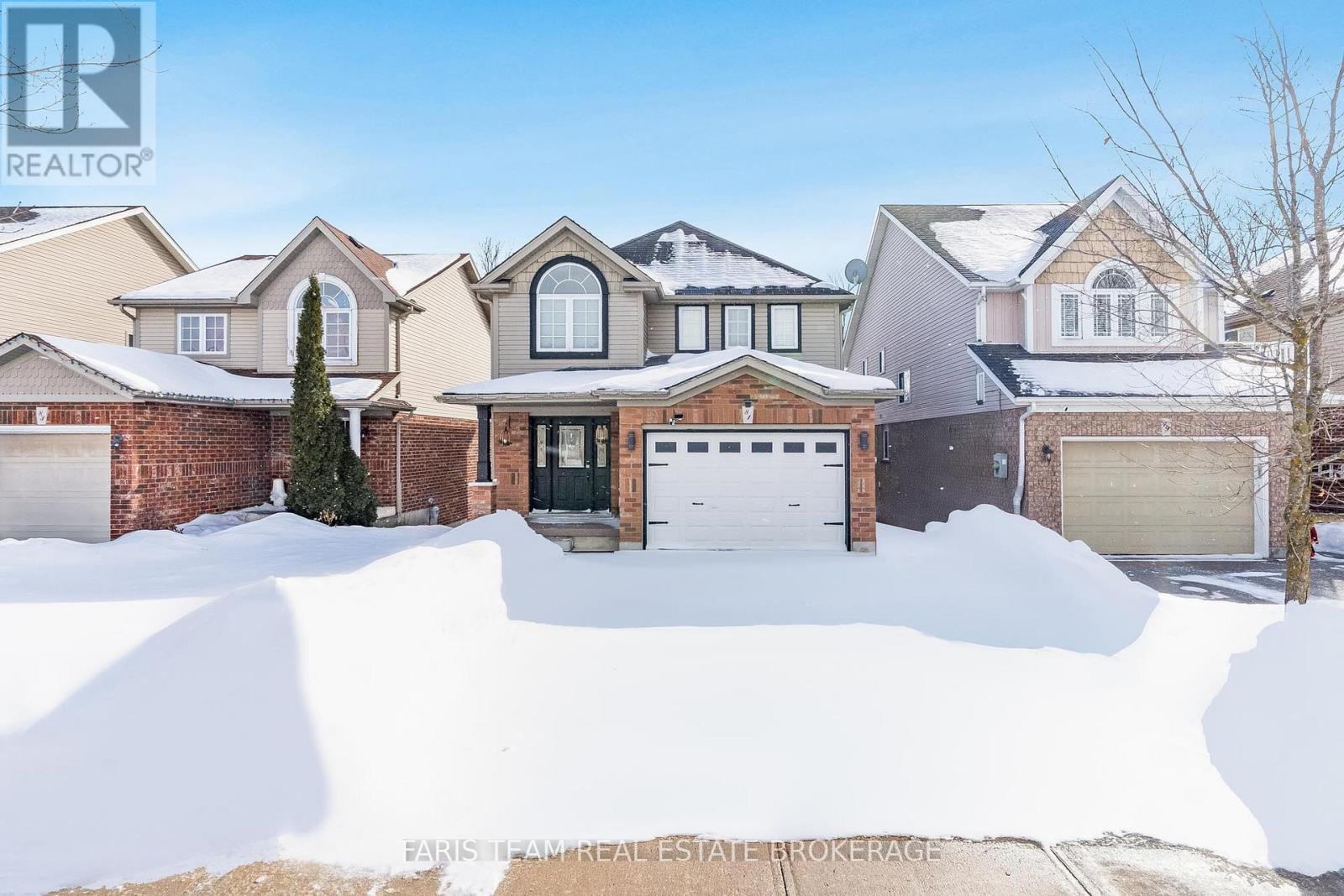 81 Wallace Street, New Tecumseth, Ontario  L9R 2G6 - Photo 3 - N12903894