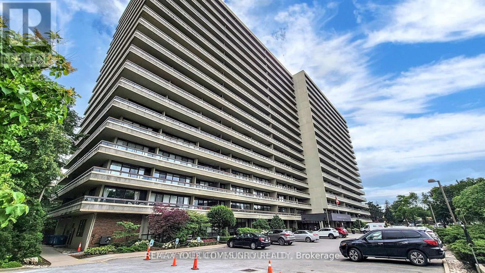 901 - 8111 YONGE STREET, Markham, Ontario