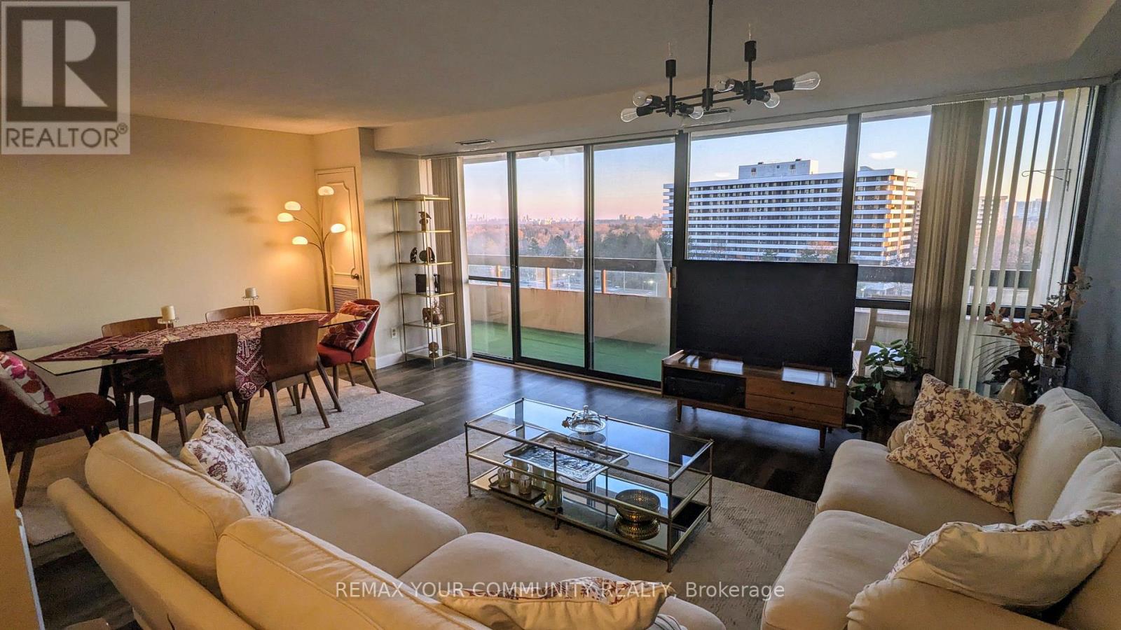 901 - 8111 Yonge Street, Markham, Ontario  L3T 4V9 - Photo 10 - N12904002