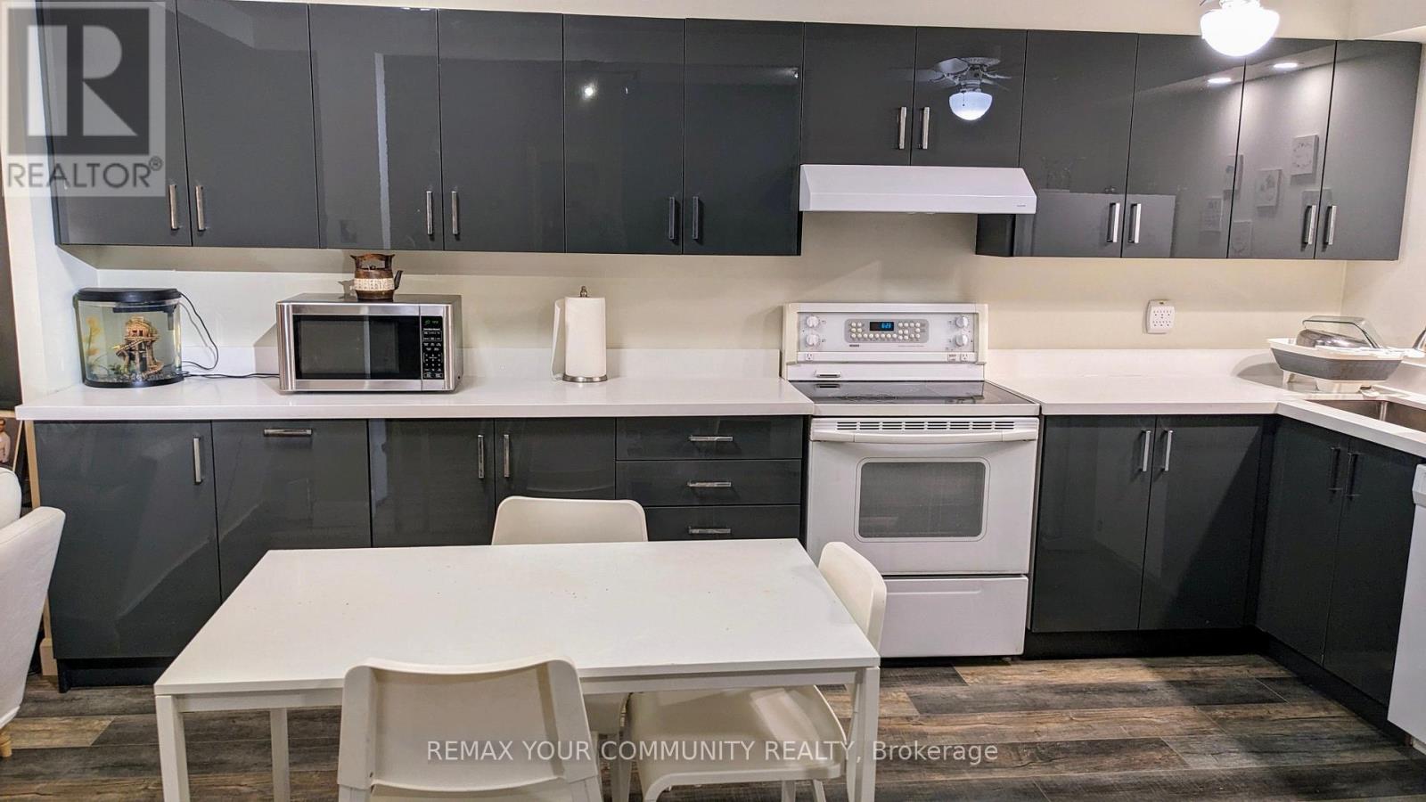 901 - 8111 Yonge Street, Markham, Ontario  L3T 4V9 - Photo 14 - N12904002