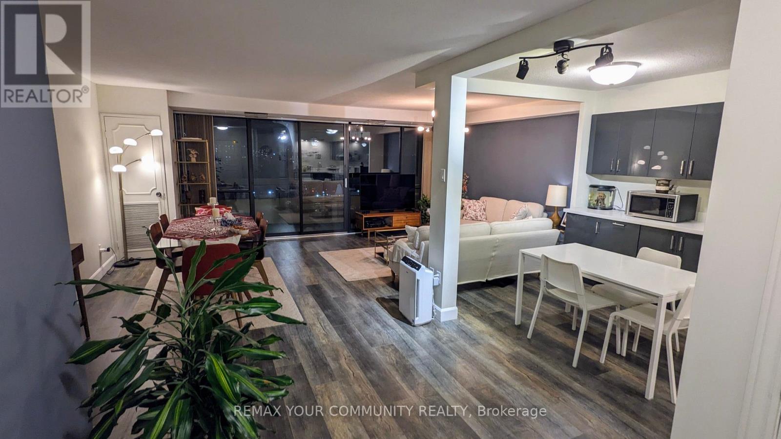 901 - 8111 Yonge Street, Markham, Ontario  L3T 4V9 - Photo 15 - N12904002