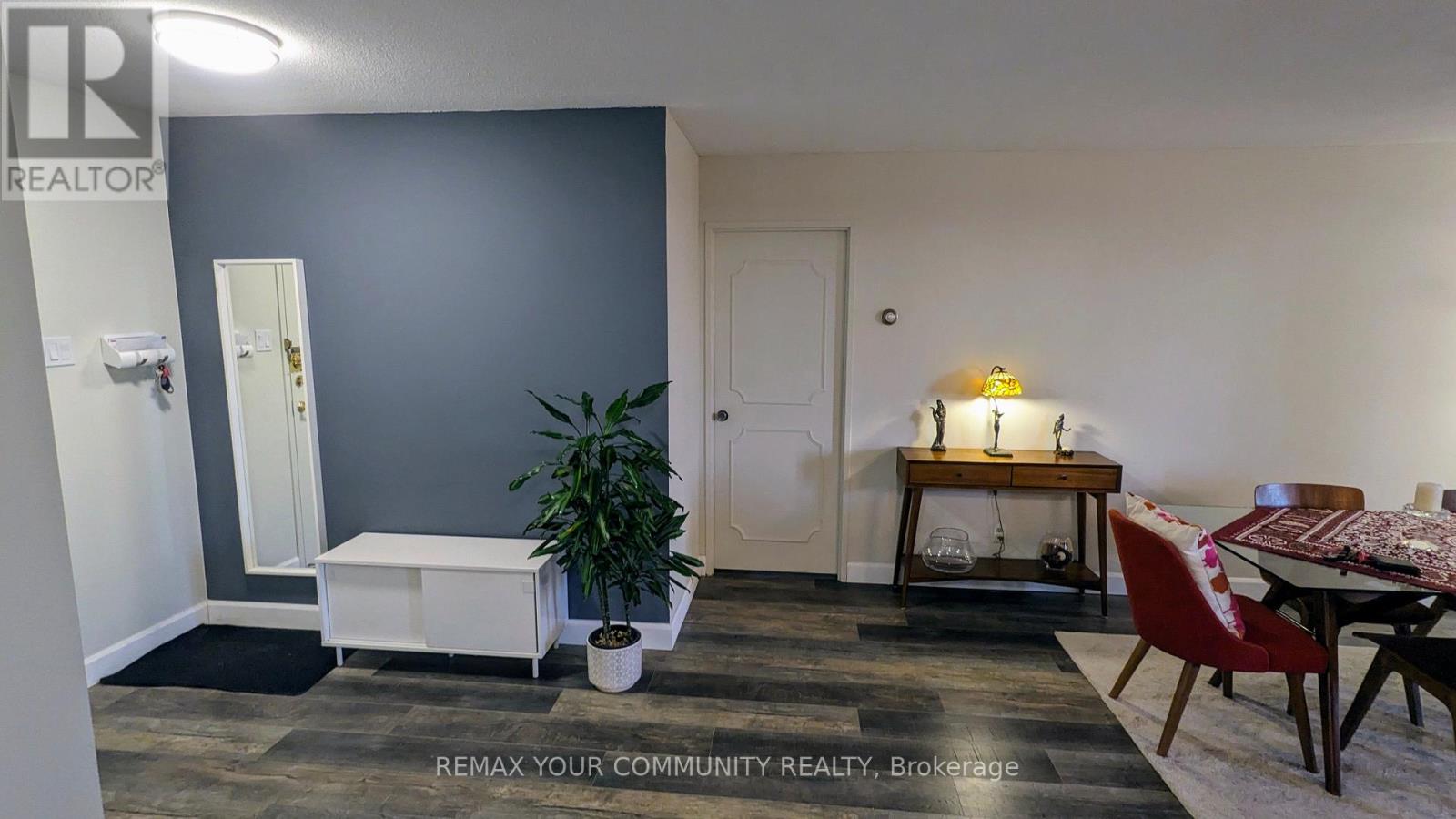 901 - 8111 Yonge Street, Markham, Ontario  L3T 4V9 - Photo 8 - N12904002