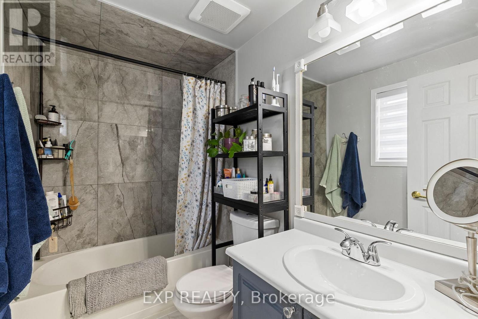 5 Sun King Crescent, Barrie, Ontario  L4M 7J8 - Photo 22 - S12903954