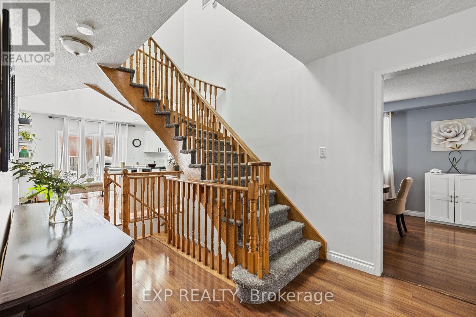 5 Sun King Crescent, Barrie, Ontario  L4M 7J8 - Photo 7 - S12903954