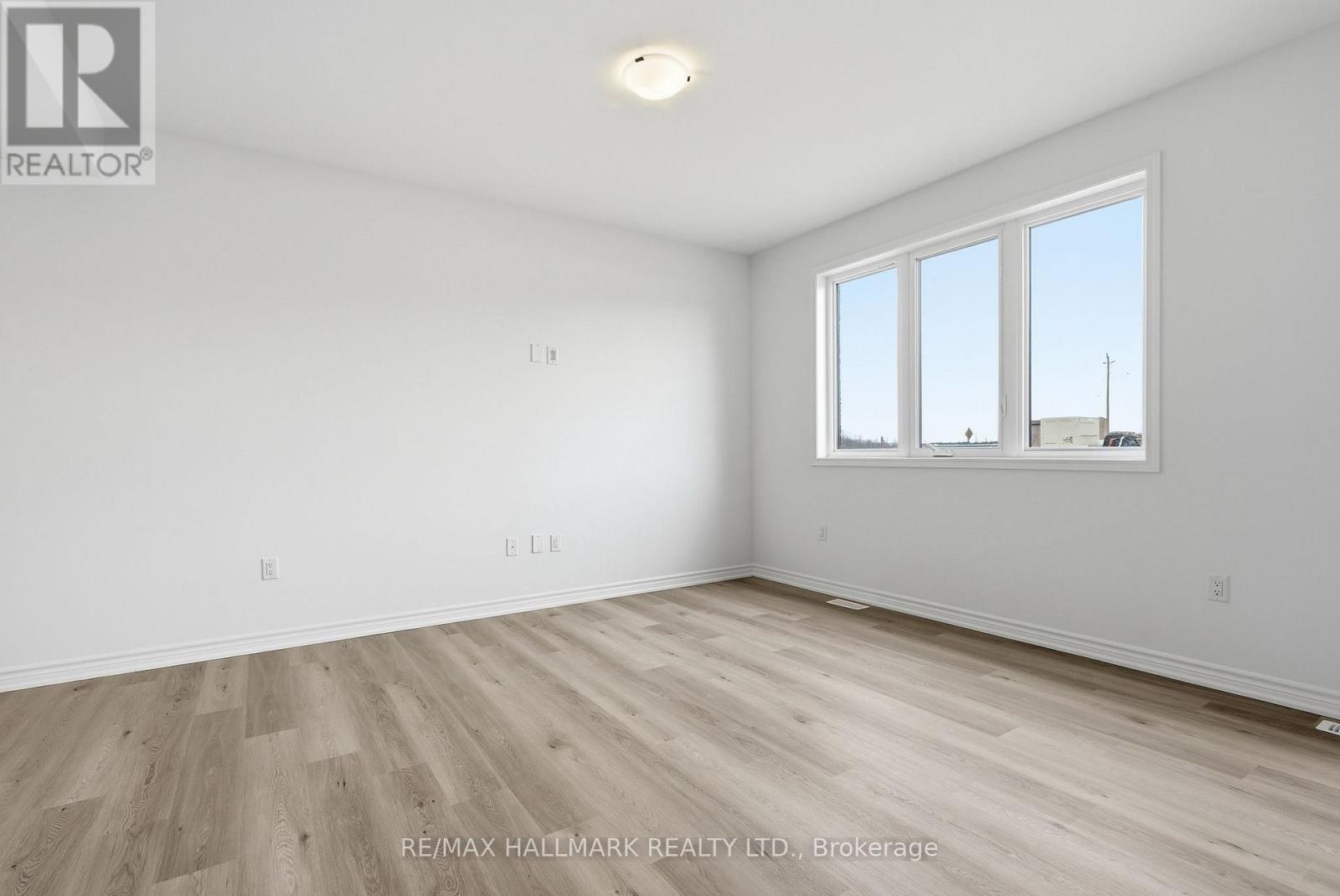 42 Vinewood Crescent, Barrie, Ontario  L9J 1B4 - Photo 11 - S12903980