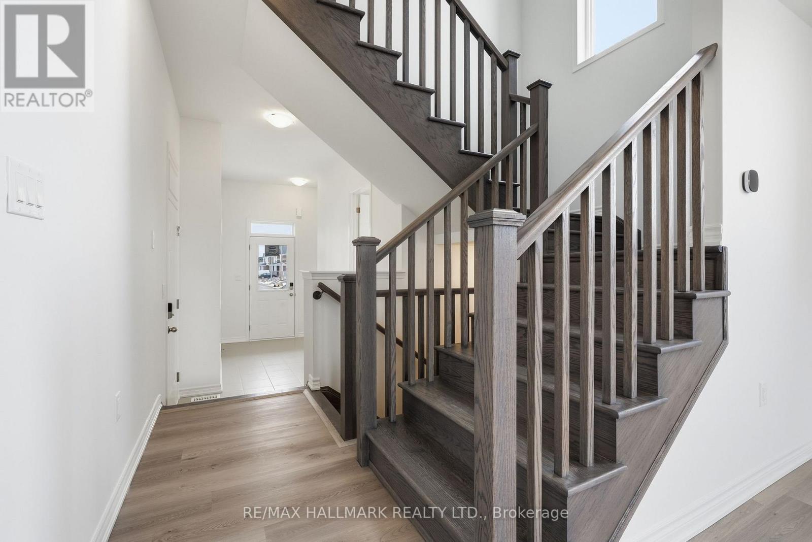 42 Vinewood Crescent, Barrie, Ontario  L9J 1B4 - Photo 14 - S12903980