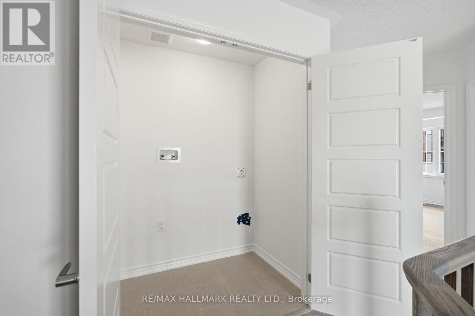 42 Vinewood Crescent, Barrie, Ontario  L9J 1B4 - Photo 32 - S12903980