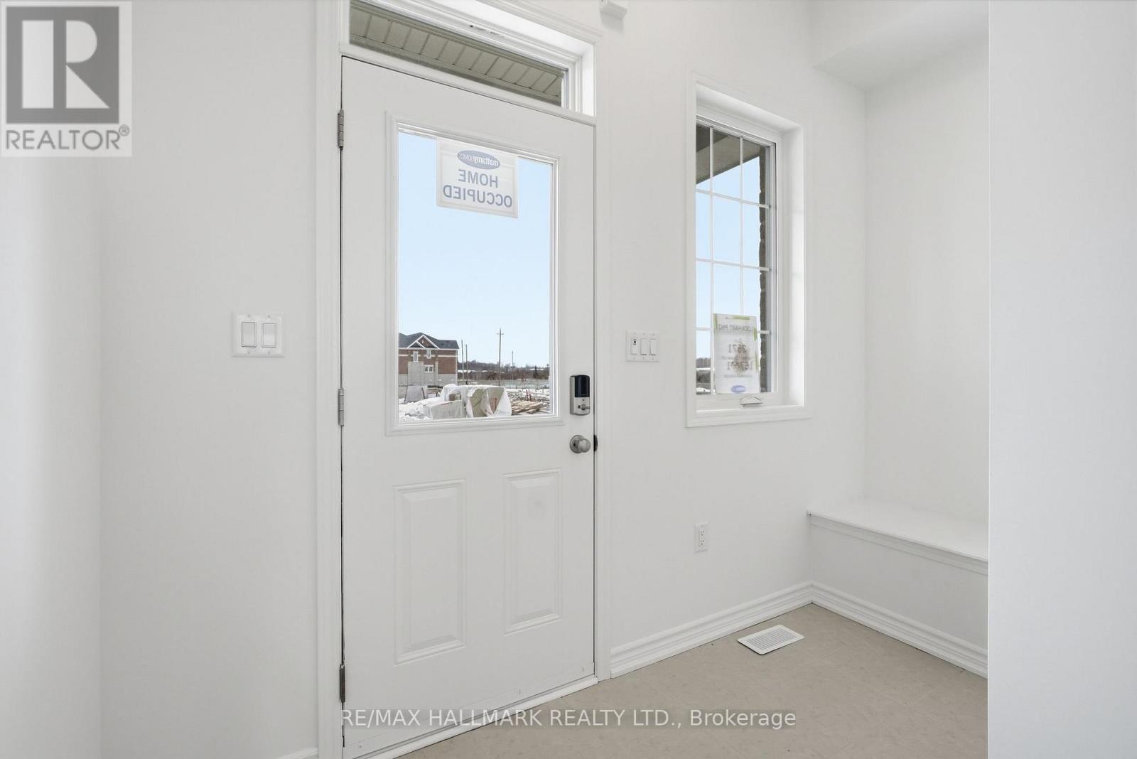 42 Vinewood Crescent, Barrie, Ontario  L9J 1B4 - Photo 4 - S12903980