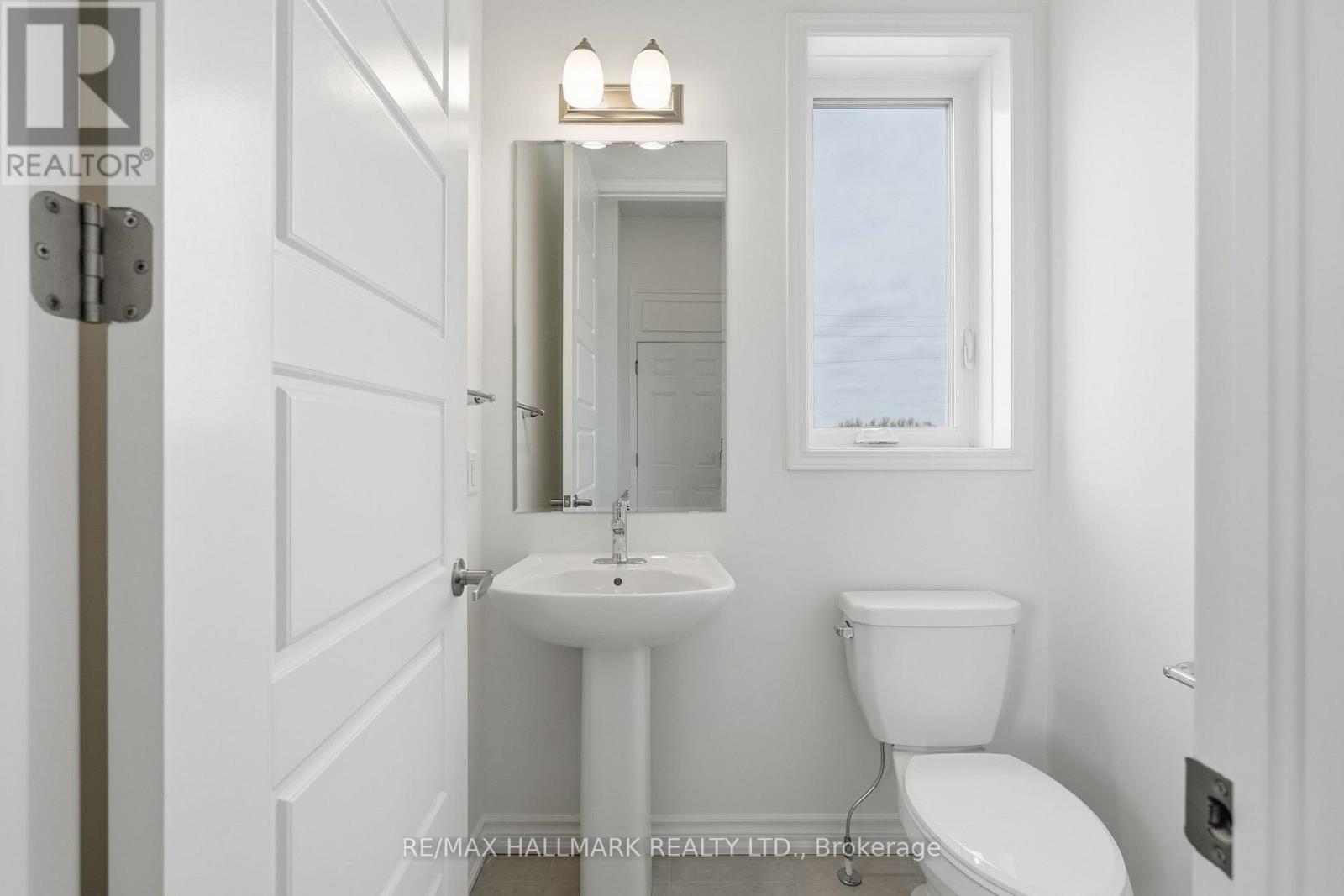 42 Vinewood Crescent, Barrie, Ontario  L9J 1B4 - Photo 7 - S12903980