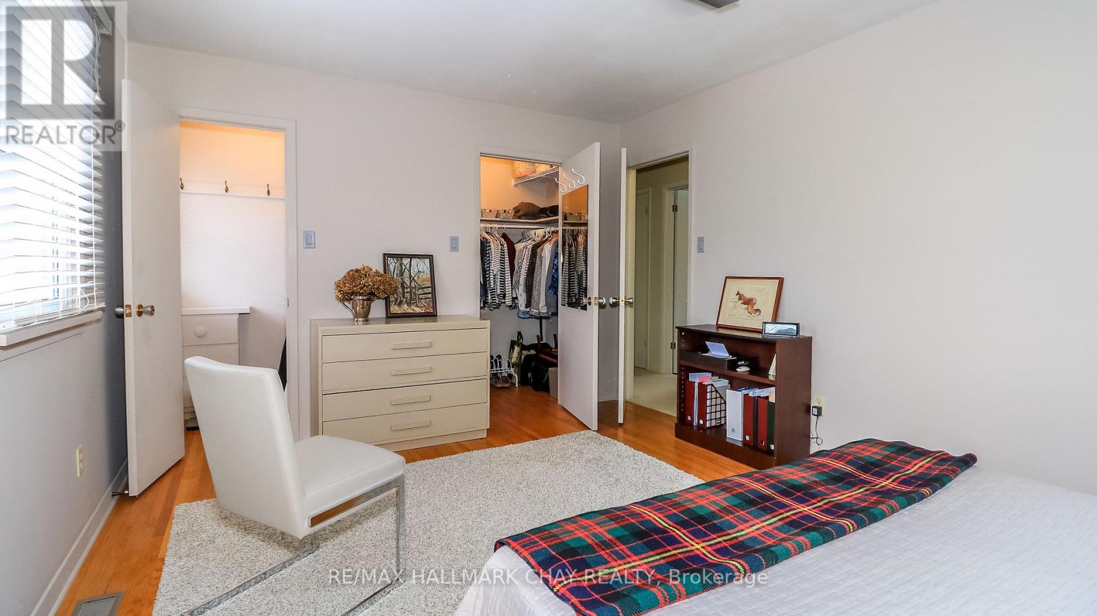 38 Peacock Lane, Barrie, Ontario  L4N 3R8 - Photo 19 - S12904020