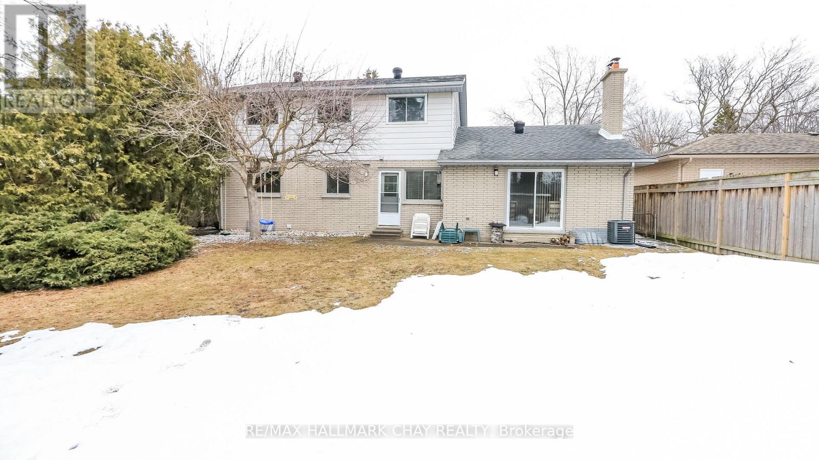 38 Peacock Lane, Barrie, Ontario  L4N 3R8 - Photo 6 - S12904020