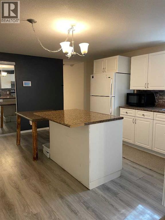 202 Railway Avenue, Veteran, Alberta  T0C 2S0 - Photo 11 - A2247243