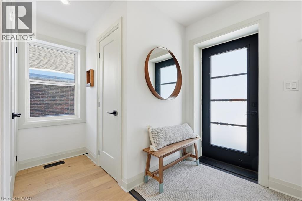 286 East 18th Street, Hamilton, Ontario  L9A 4P6 - Photo 8 - 40807728