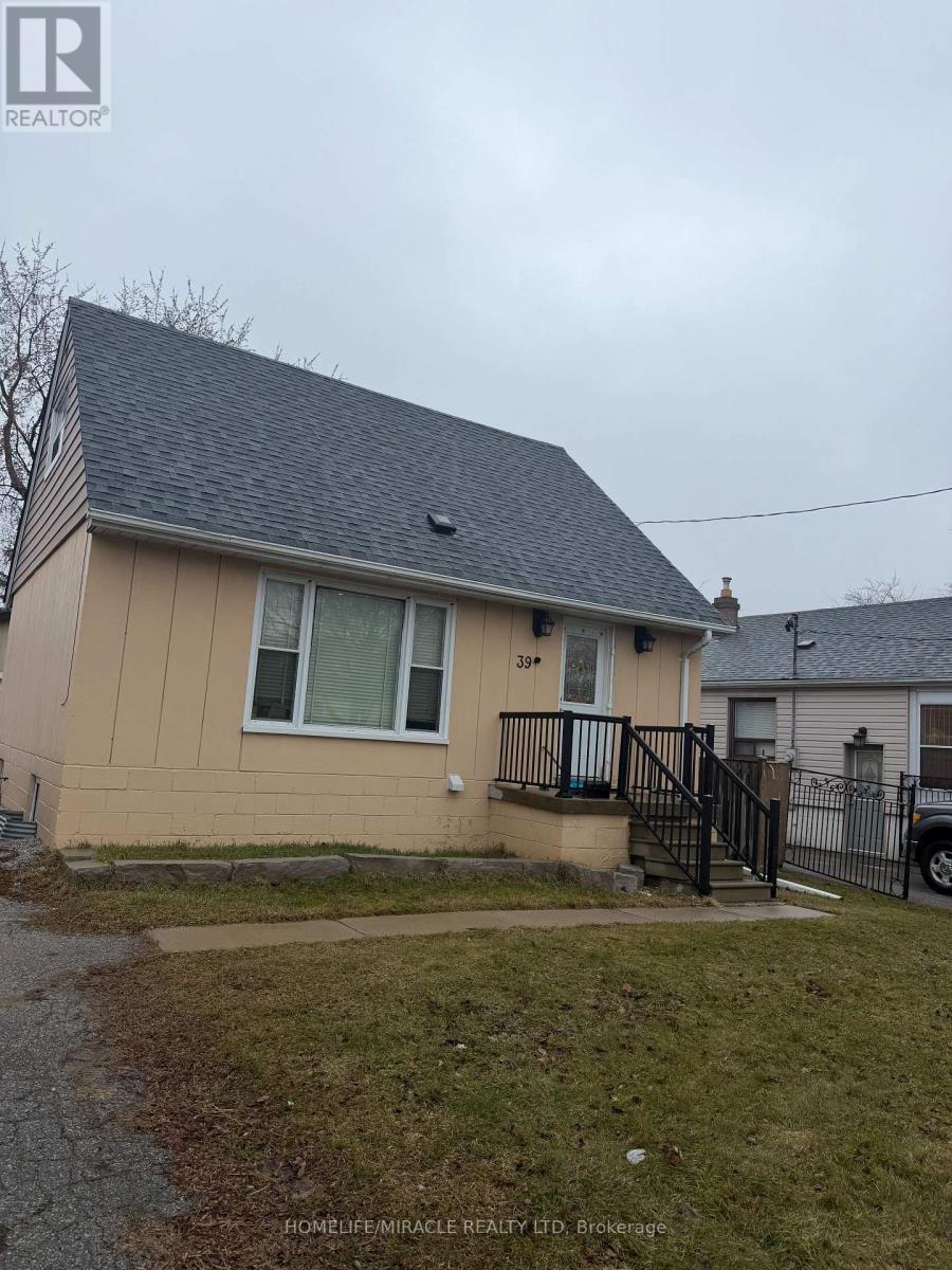 39 Chalfont Road, Toronto, Ontario  M9W 3S4 - Photo 3 - W12903610