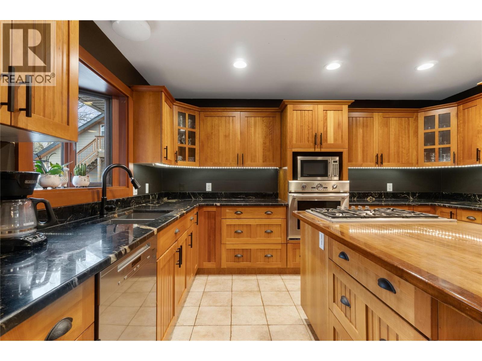 3960 50 Street Ne, Salmon Arm, British Columbia  V1E 1Y5 - Photo 14 - 10379294