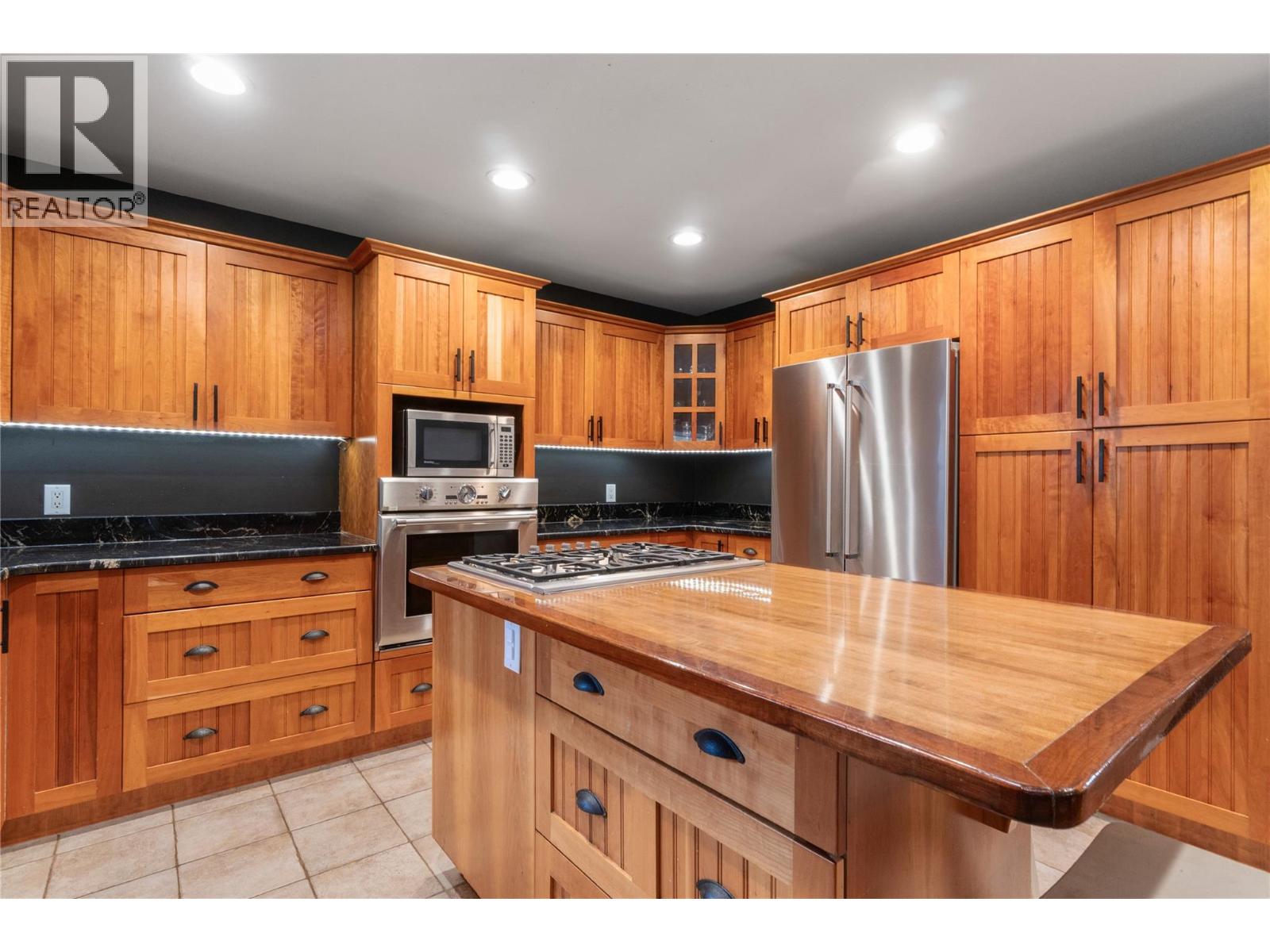 3960 50 Street Ne, Salmon Arm, British Columbia  V1E 1Y5 - Photo 18 - 10379294