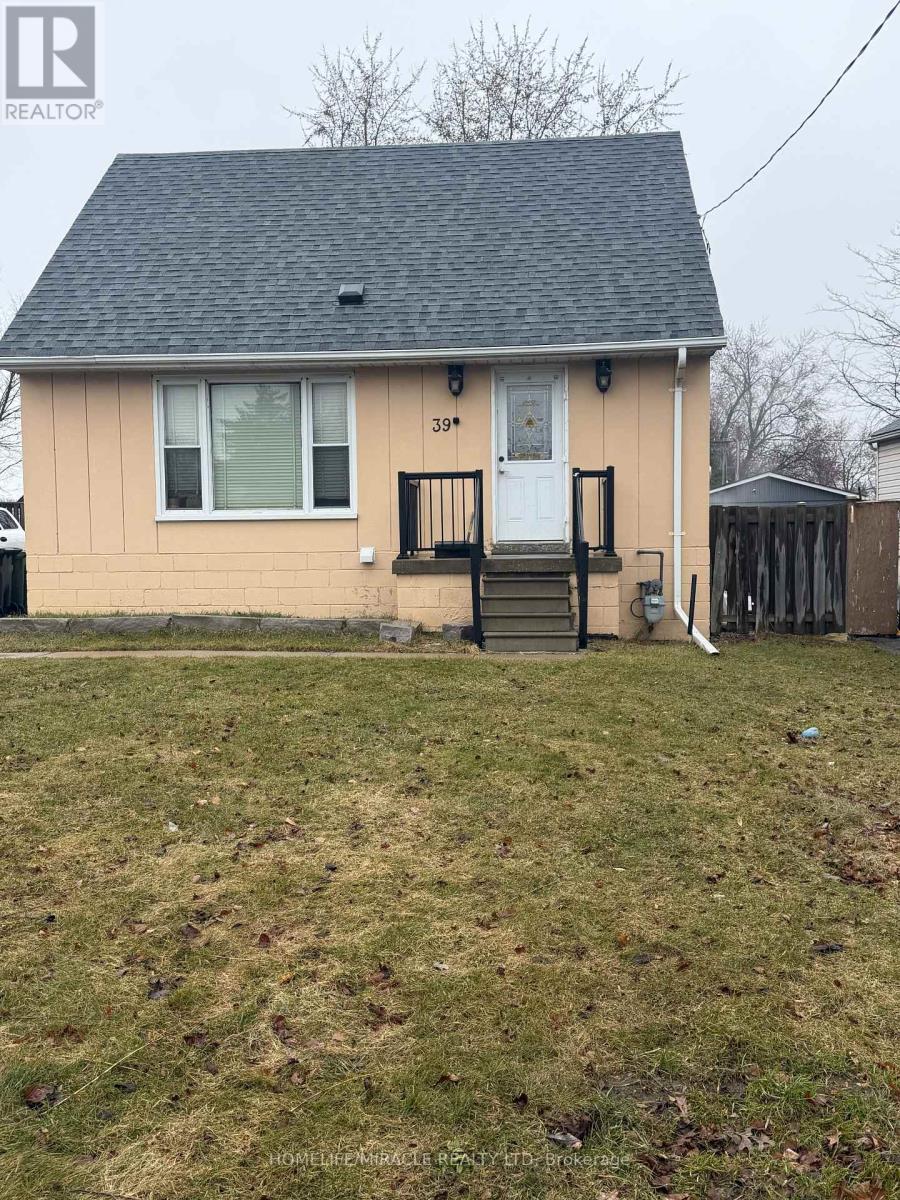 39 CHALFONT ROAD, Toronto, Ontario