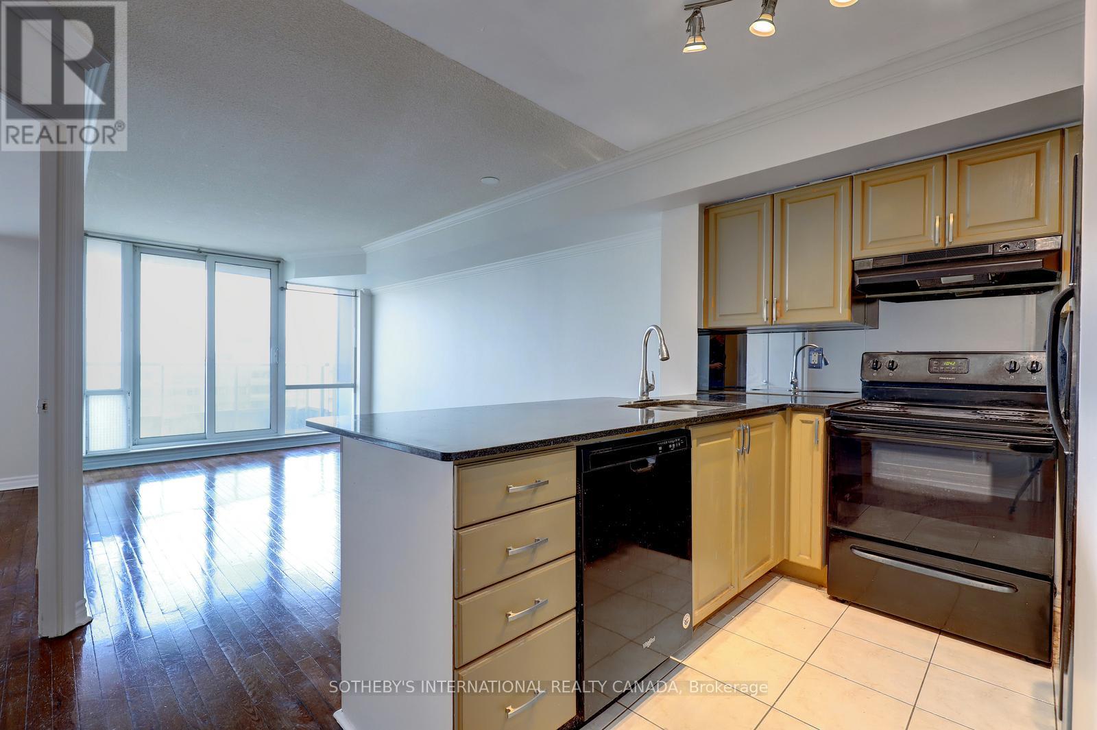 2001 - 1 Elm Drive, Mississauga, Ontario  L5B 3C2 - Photo 10 - W12903850