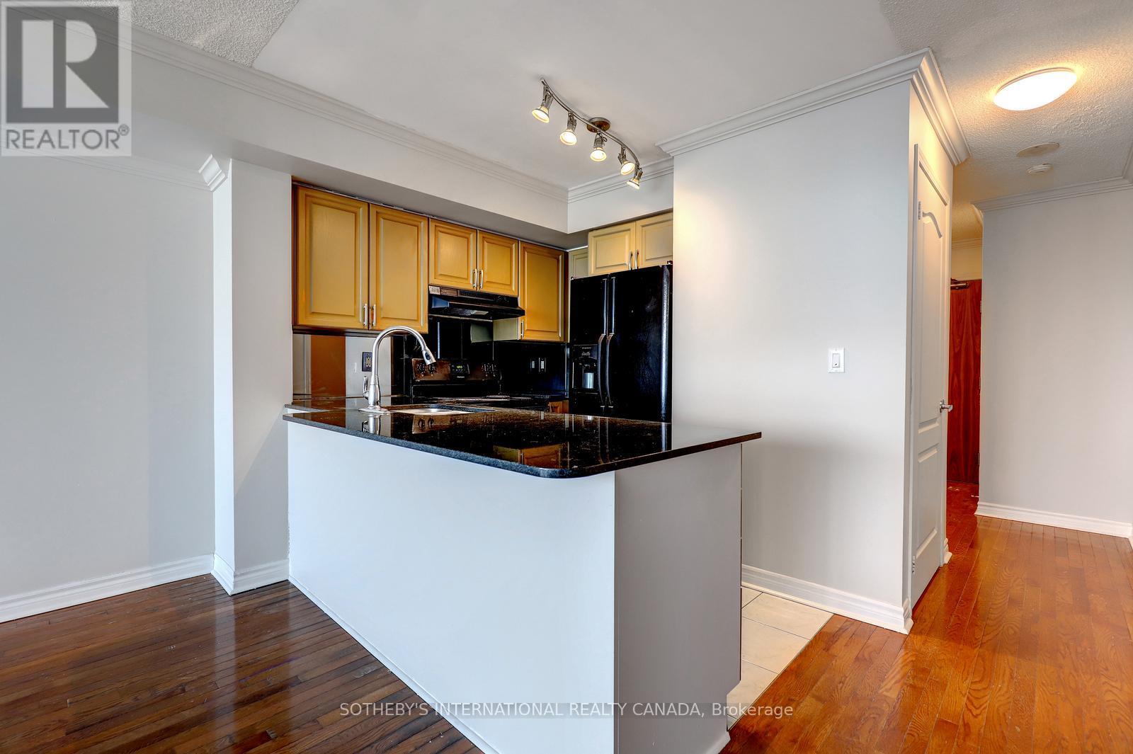 2001 - 1 Elm Drive, Mississauga, Ontario  L5B 3C2 - Photo 13 - W12903850