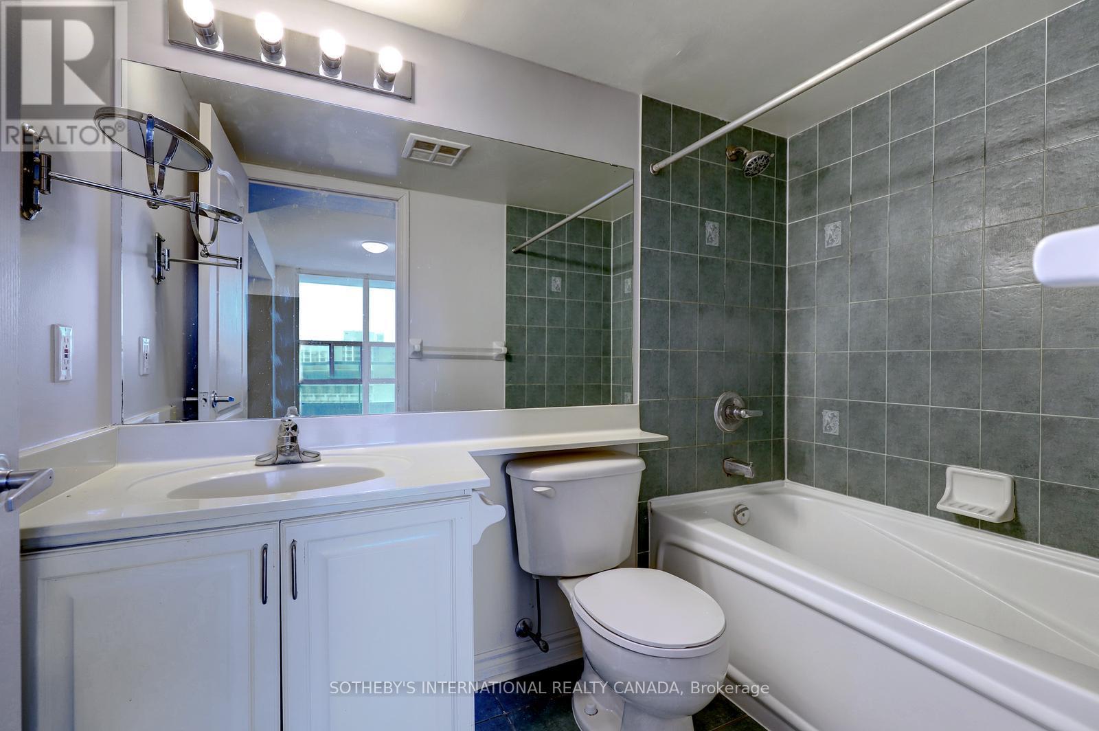 2001 - 1 Elm Drive, Mississauga, Ontario  L5B 3C2 - Photo 24 - W12903850